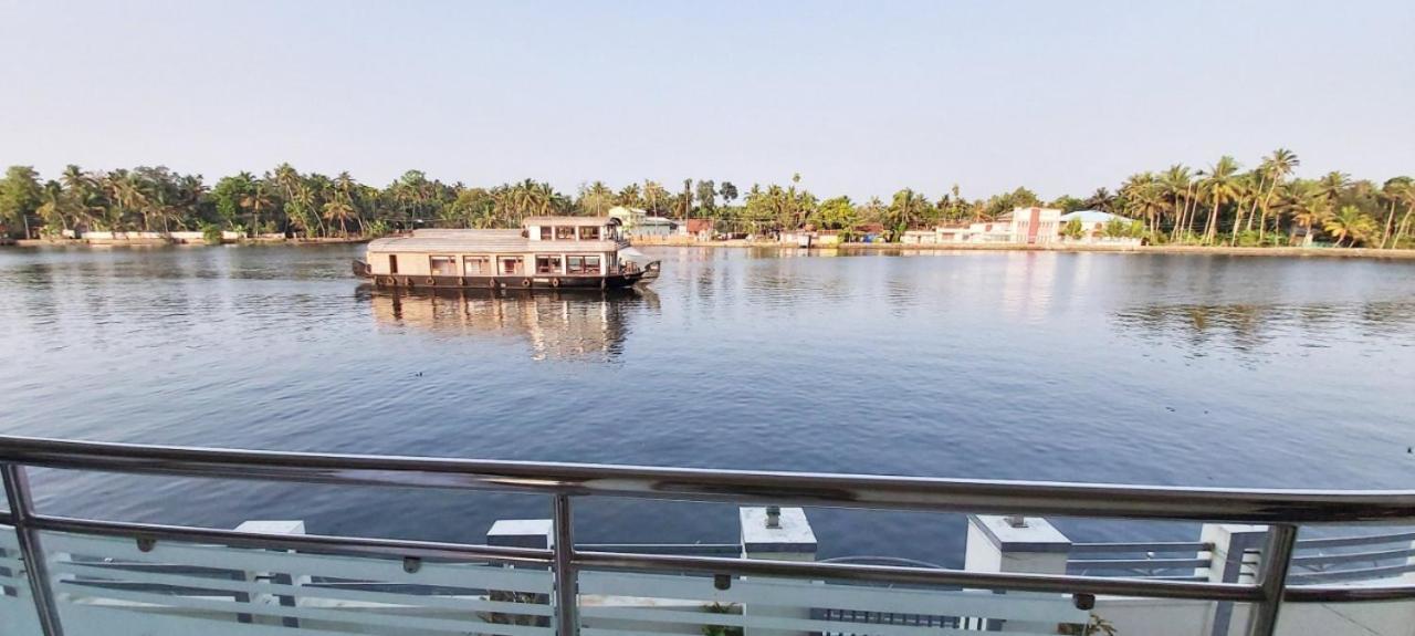 Captains Cabin Backwater Resort Alappuzha Ngoại thất bức ảnh